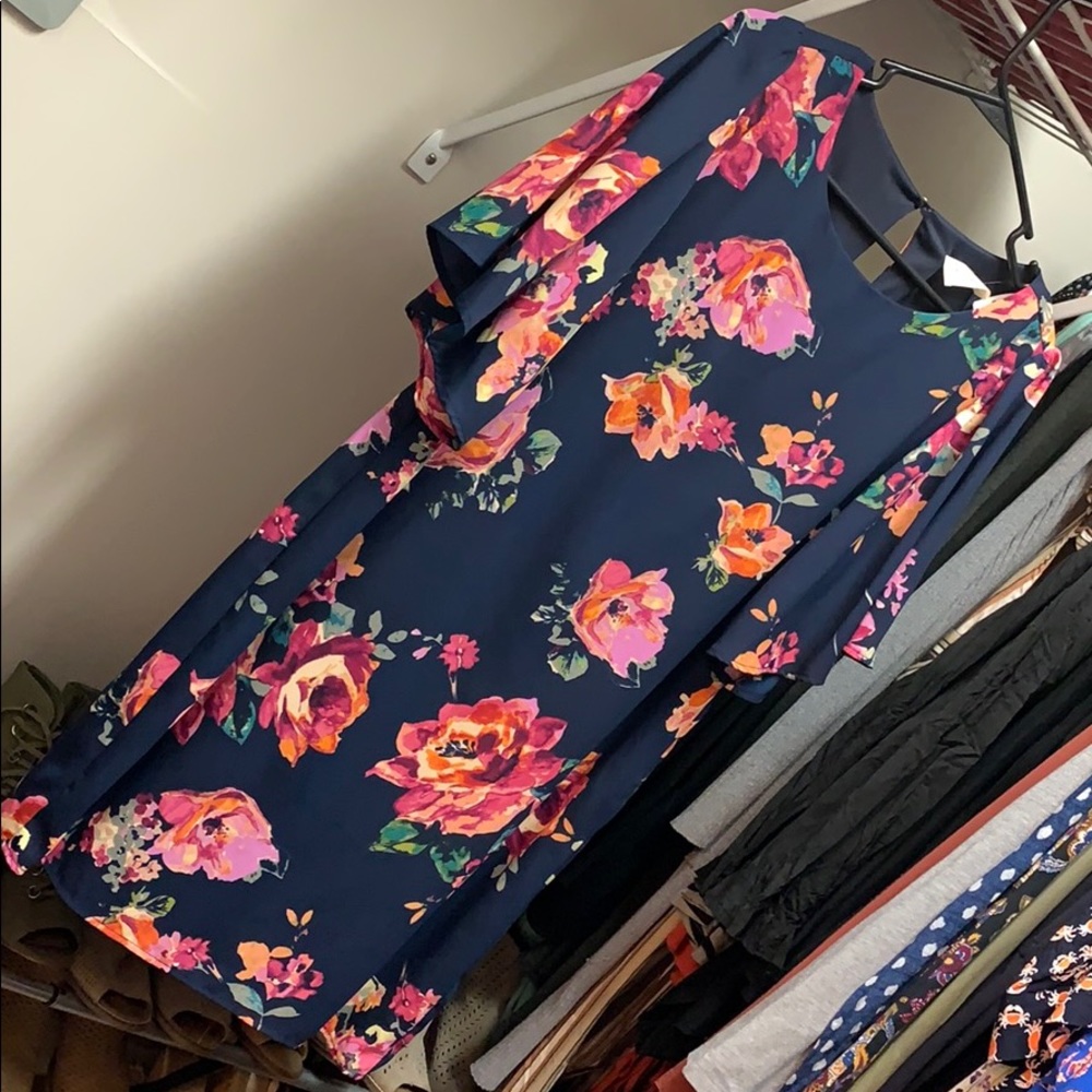 Floral shift dress